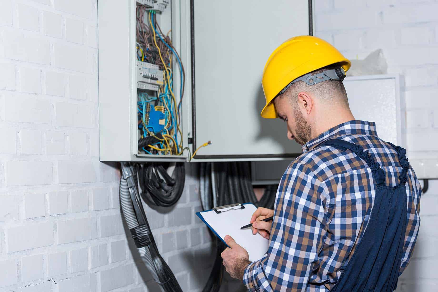Experienced Electrical Worker Level 3